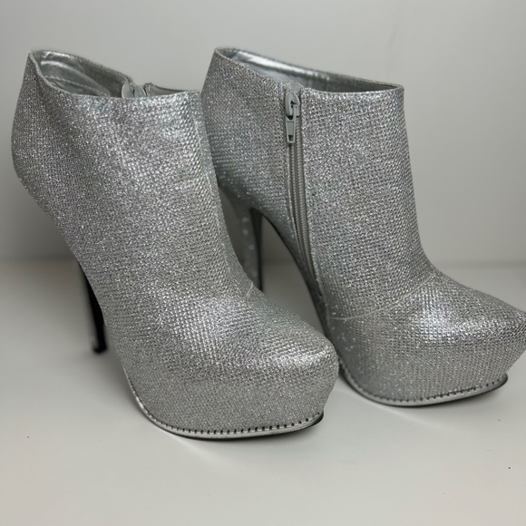 SIZE 10 WOMEN'S SILVER GLITTER ANKLE BOOT - Picture 4 of 10